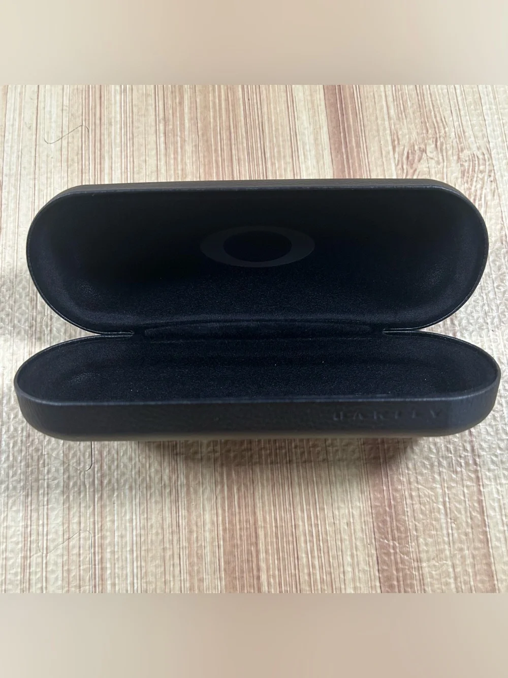 Oakley Sunglasses Eyeglass Hard Case Black Leather Clamshell Logo Velvety Lining